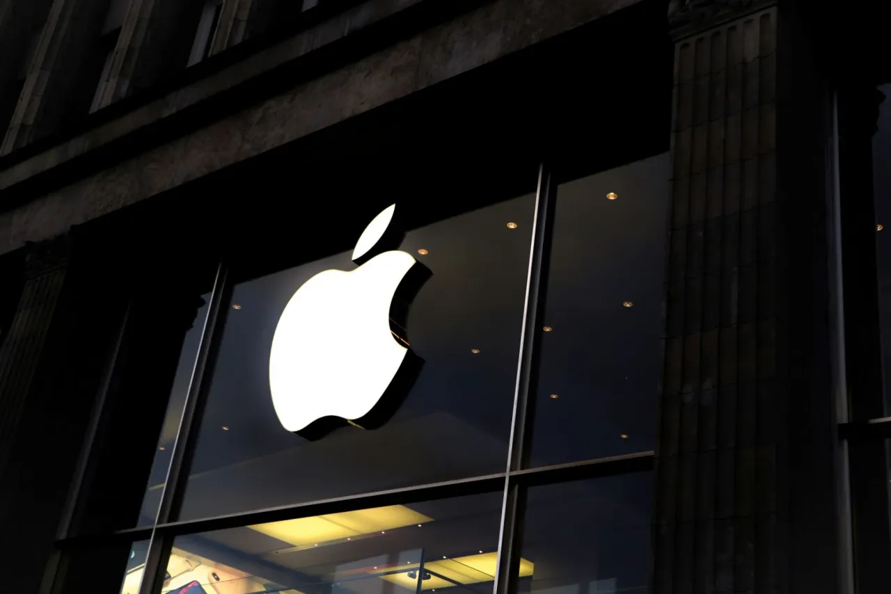 Image de l'article Apple accélère ses ambitions en intelligence artificielle avec deux projets phares pour 2027