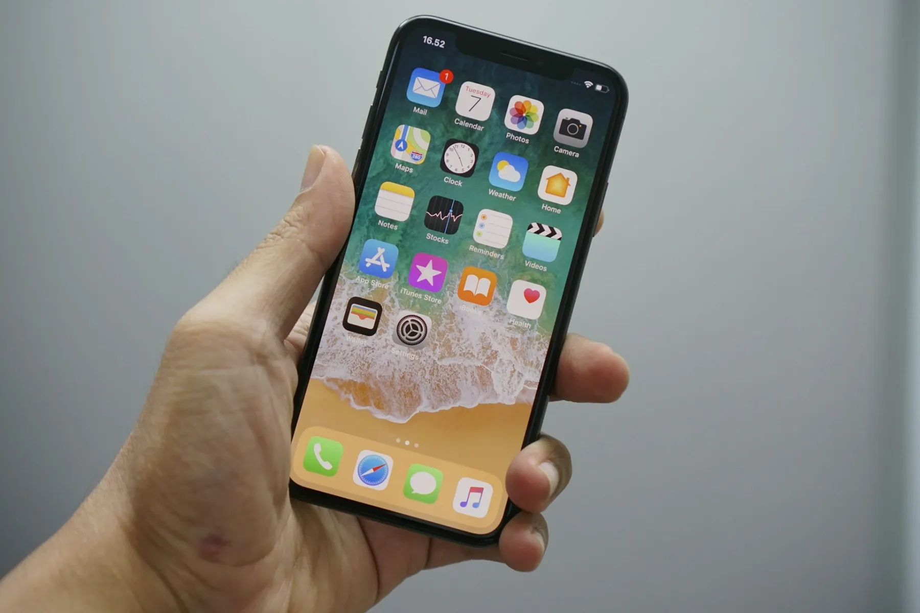 Image de l'article Déçu par iOS 26 ? Apple propose iOS 18.7 pour les utilisateurs prudents
