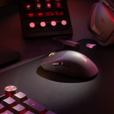 Image de l'articleCorsair présente une nouvelle référence pour les joueurs compétitifs : la Corsair SABRE v2 PRO Ultralight Wireless