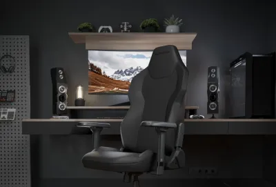 Image du test écrit Test de la Quersus XEOS : La chaise qui rêve de s’asseoir à la table des grands