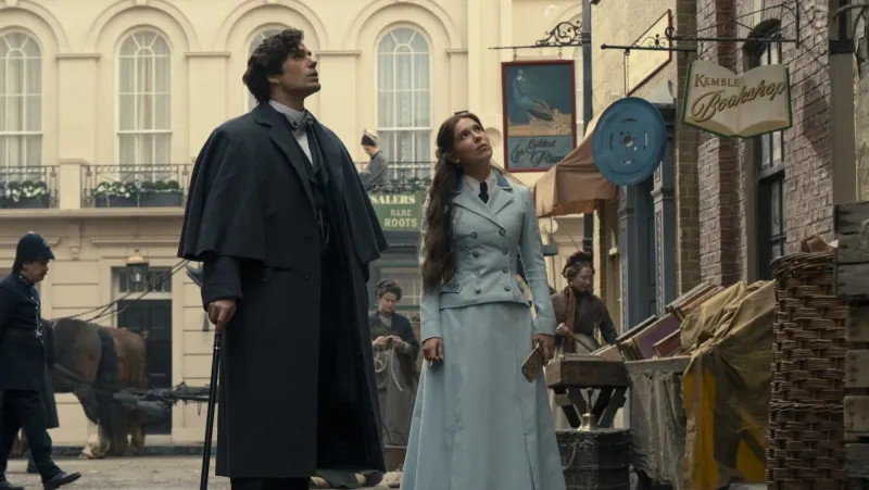 Image Enola Holmes 3 : Netflix dévoile enfin le trailer officiel avec Millie Bobby Brown