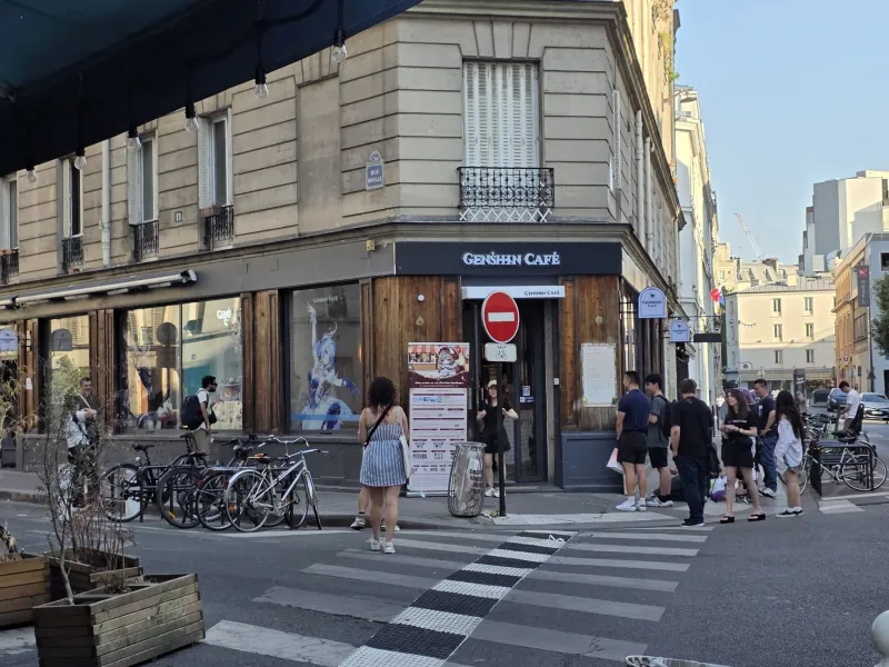 Image de l'article Le Genshin Café de Paris nous a ouvert ses portes avant l’heure, et l’expérience vaut le détour