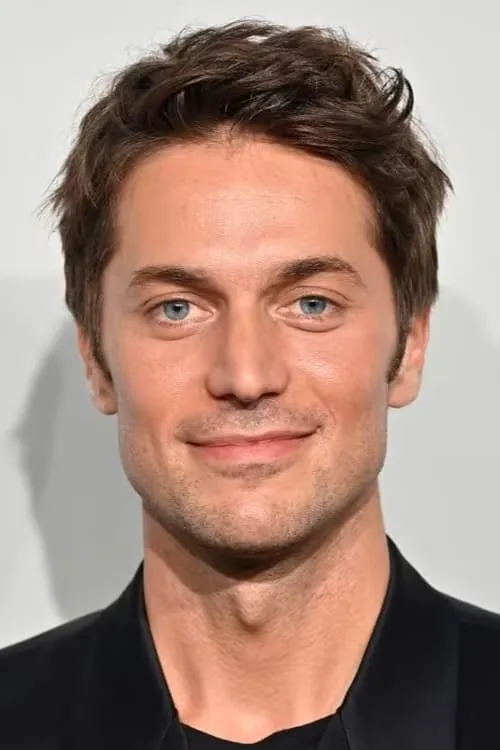 Image de l'acteur Lucas Bravo