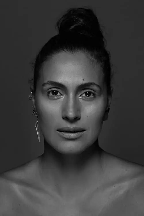 Image de l'acteur Rana Alamuddin In the Grey
