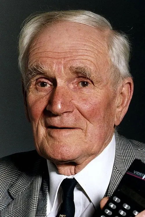 Image de l'acteur Desmond Llewelyn Demain ne meurt jamais
