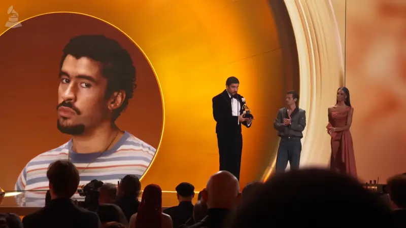 Image de l'article Bad Bunny triomphe et lance un message politique fort lors des Grammy Awards 2026