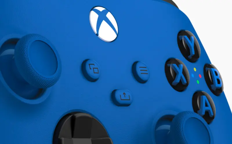 Image de l'article Microsoft comble enfin un problème avec les manettes Xbox livrées sans piles depuis des mois