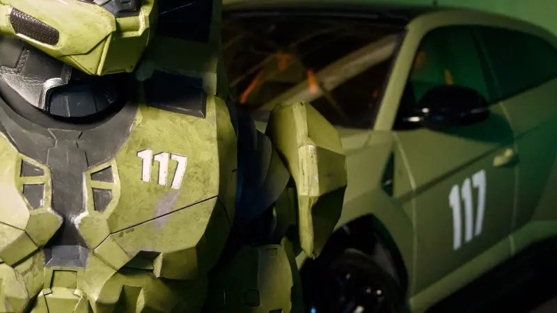Image de l'article Halo Campaign Evolved dévoile une Lamborghini Master Chief et une réplique collector à gagner