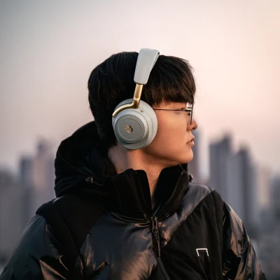 Test SteelSeries Arctis Nova Elite : le casque sans-fil entre gaming et audiophile