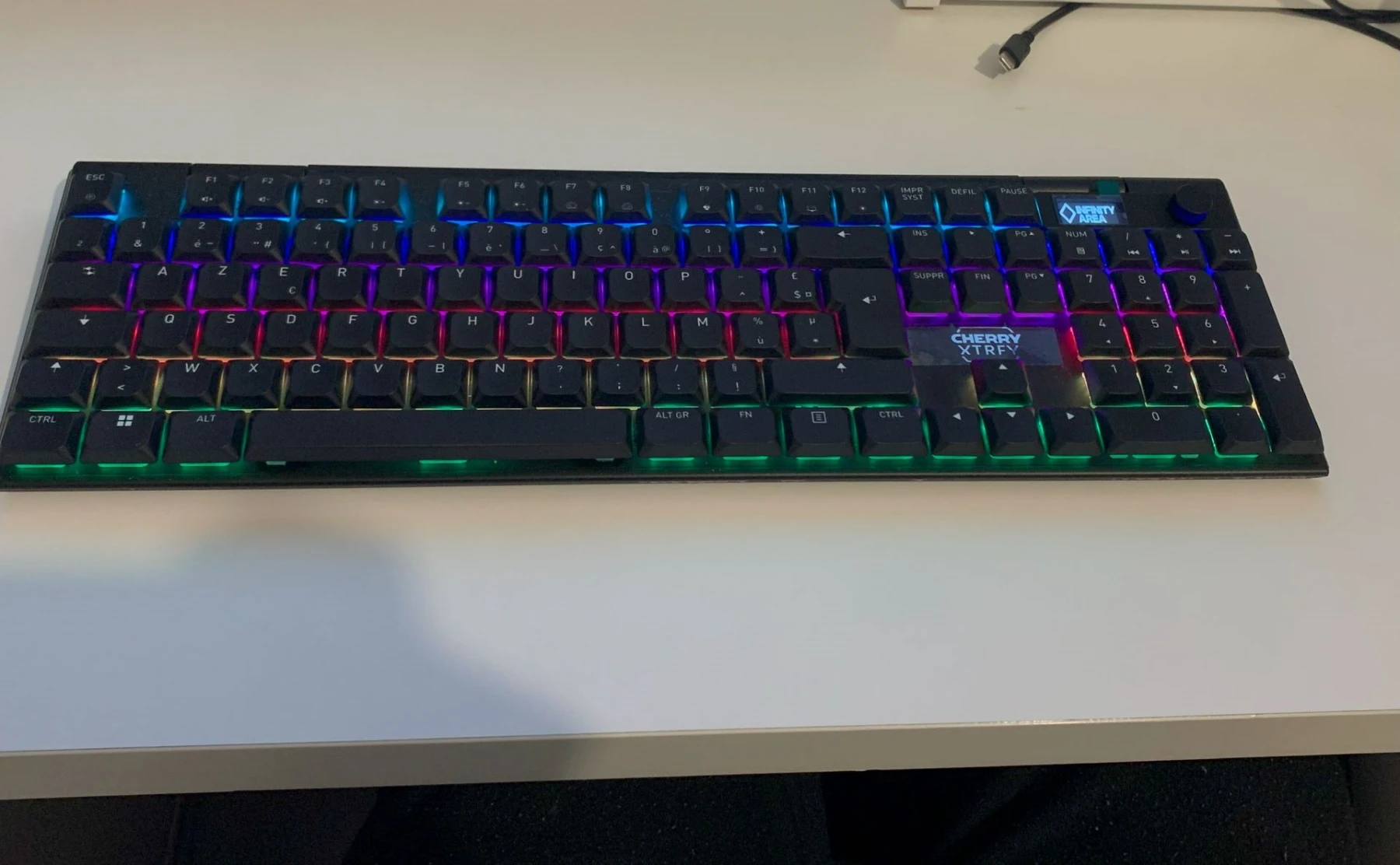 Cherry XTRFY MX 10.1 Wireless image du clavier Cherry XTRFY MX 10.1 Wireless