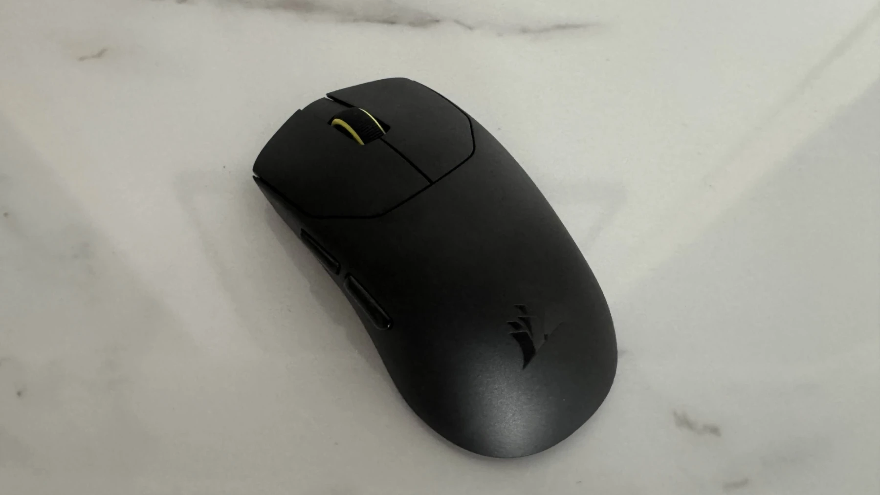 Corsair Sabre v2 Pro Ultralight Wireless Photo de la Corsair Sabre v2 Pro Ultralight Wireless