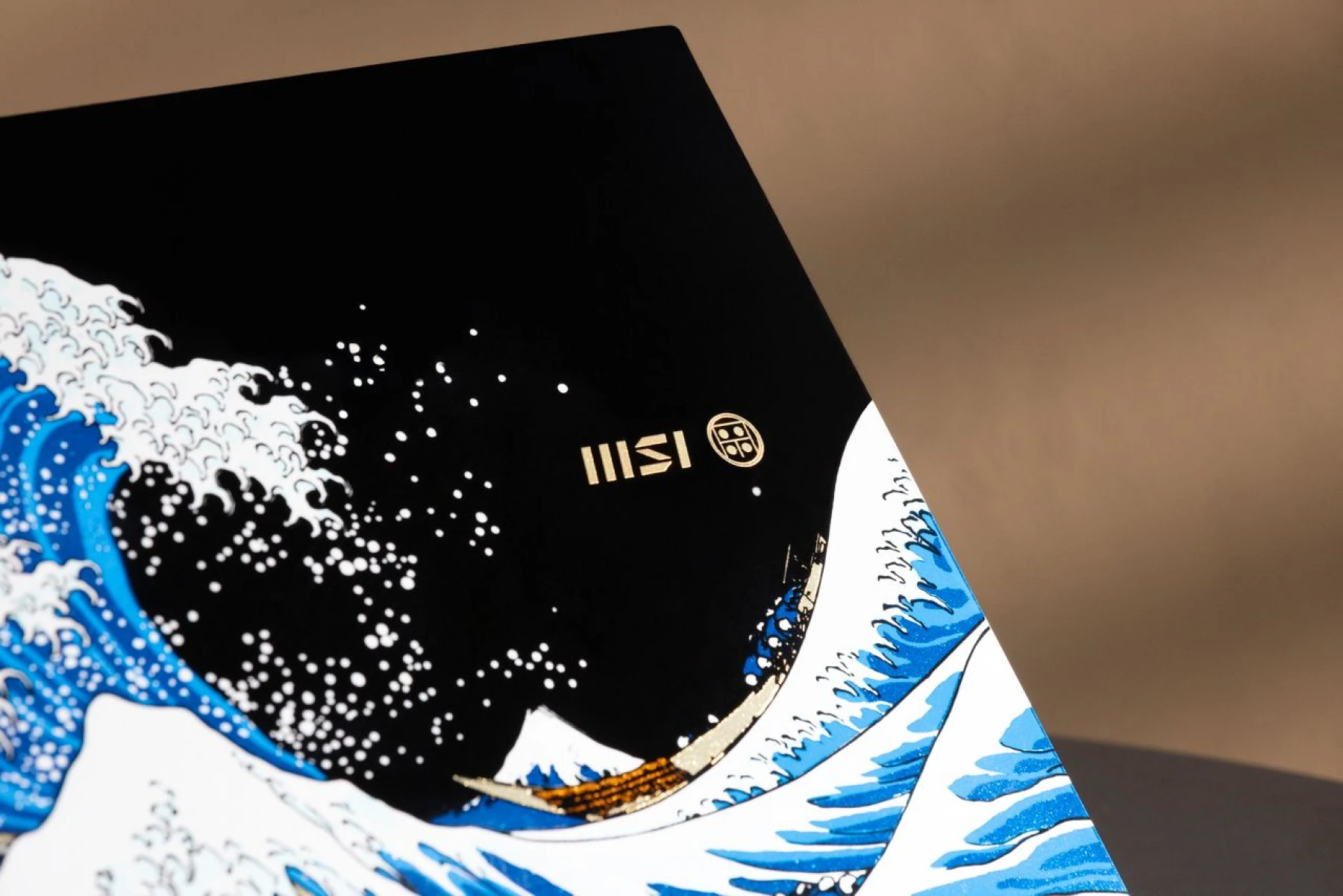 MSI Prestige 13 AI+ Ukiyo-e Edition MSI Prestige 13 AI+ Ukiyo-e Edition