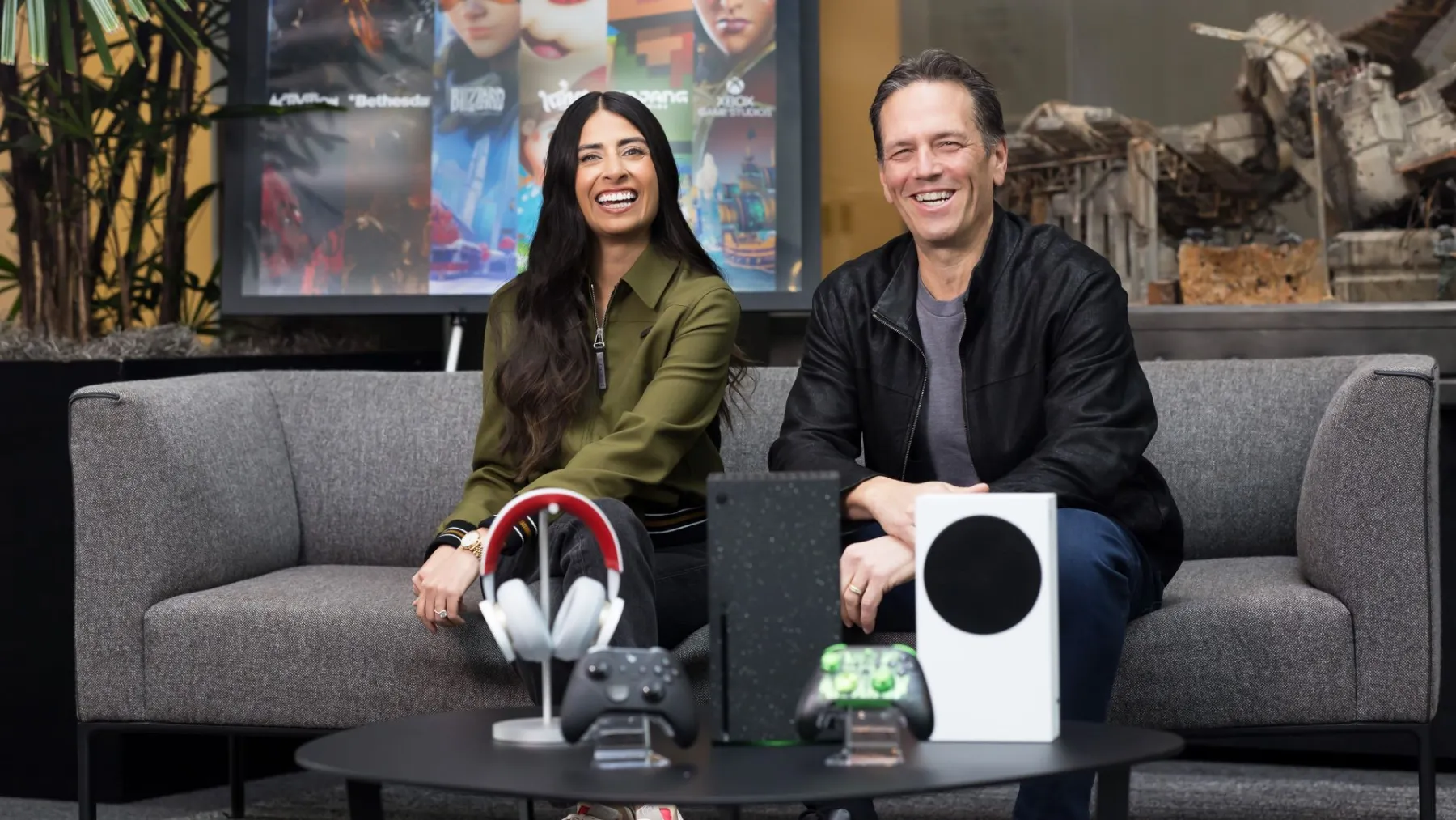 Asha Sharma et Phil Spencer image de Asha Sharma et Phil Spencer