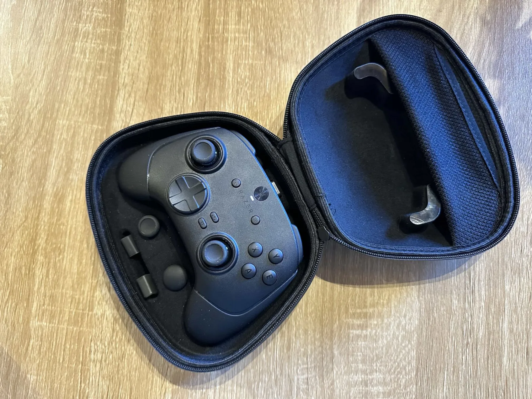 Image de Razer Wolverine V3 Pro 8K