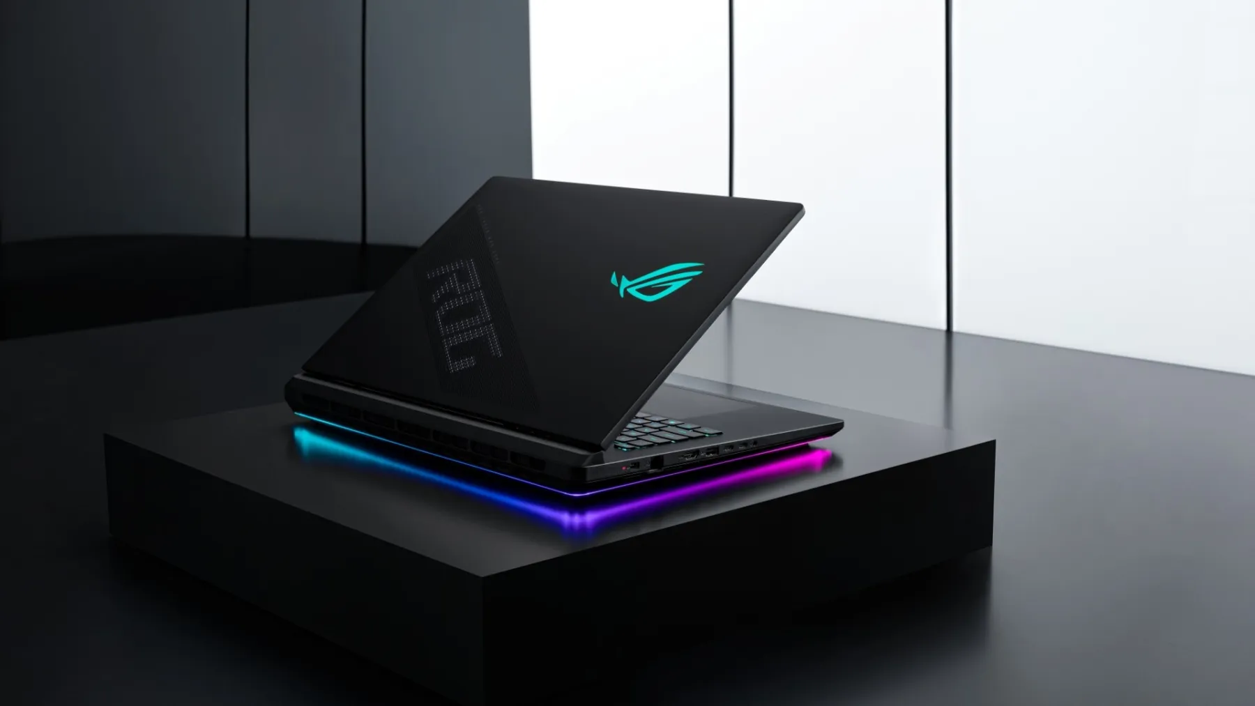  ASUS ROG Strix SCAR 18
