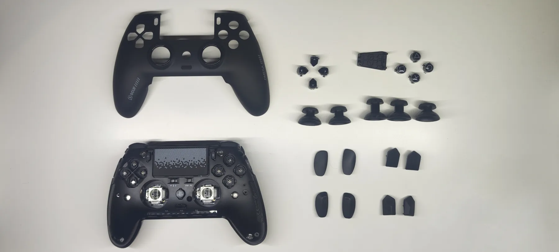 SCUF Omega - Désassemblée SCUF Omega - Désassemblée