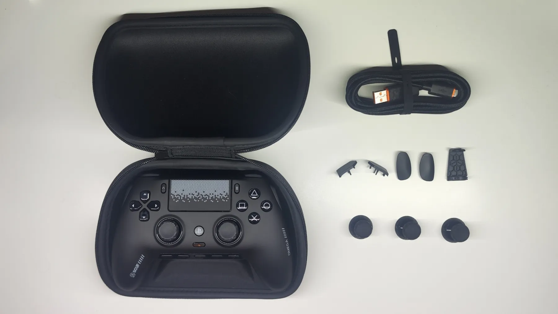 SCUF Omega - Vue d'ensemble SCUF Omega - Vue d'ensemble
