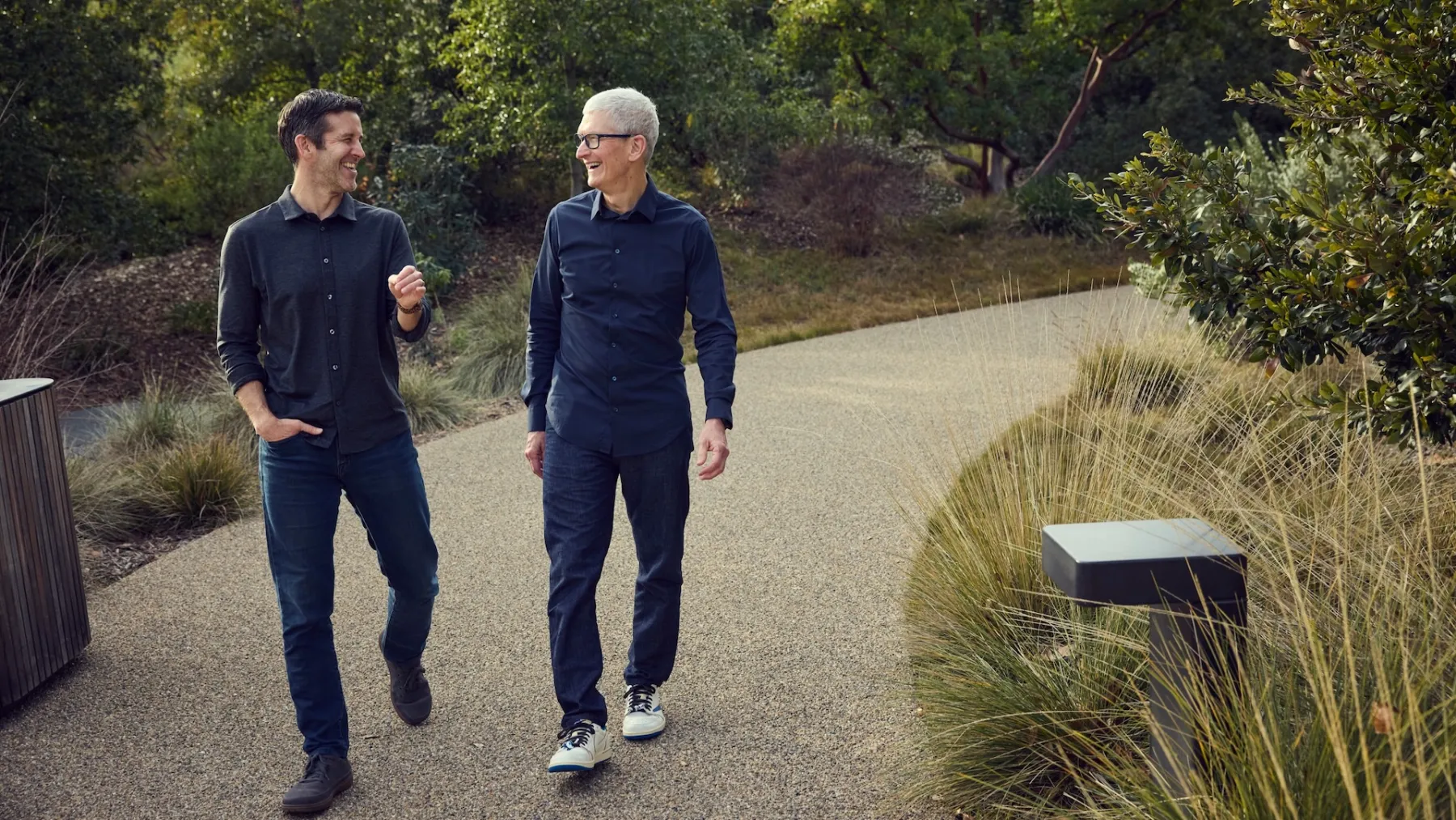 Tim Cook et John Ternus