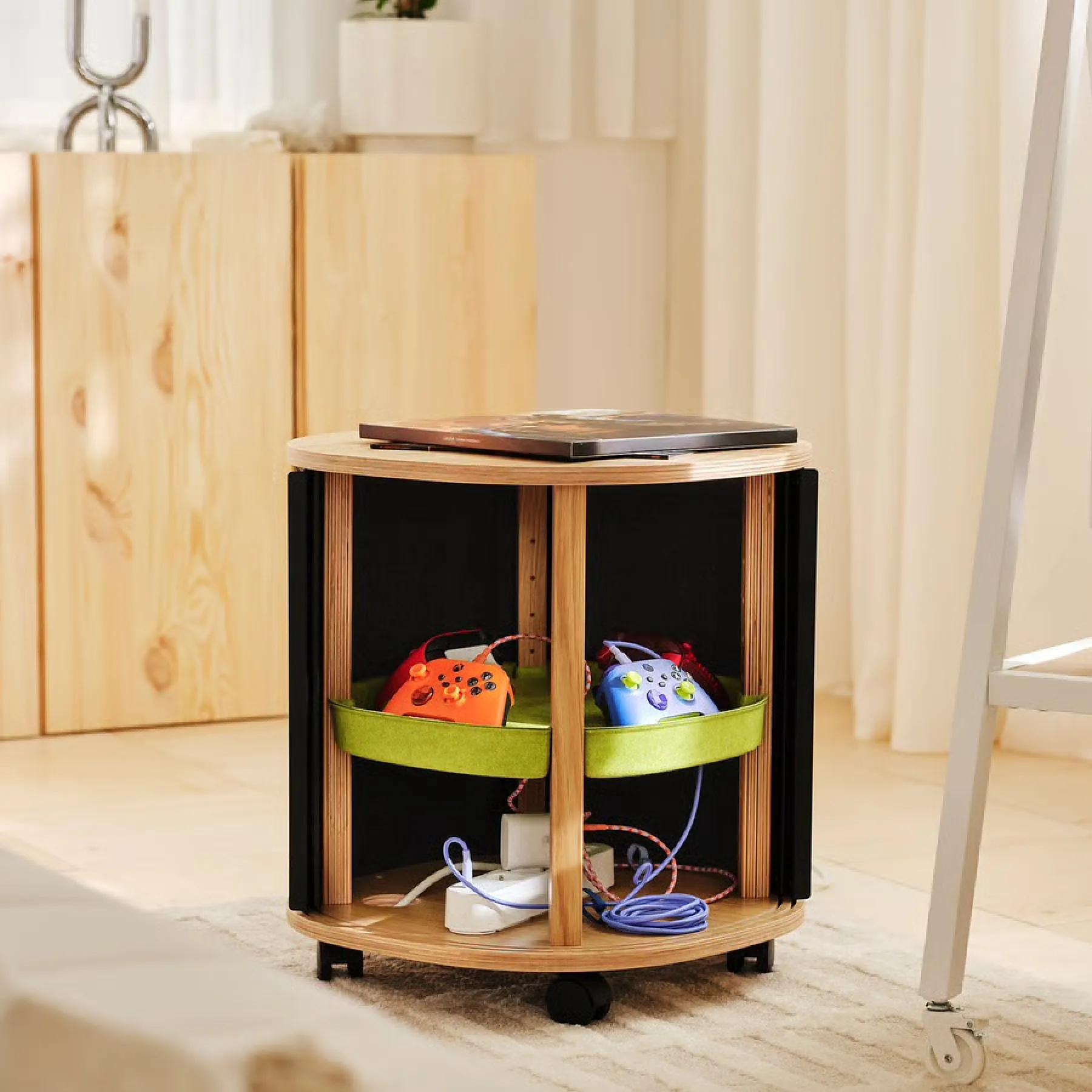 IKEA x XBOX - Table d’appoint de jeu à roulettes IKEA x XBOX - Table d’appoint de jeu à roulettes