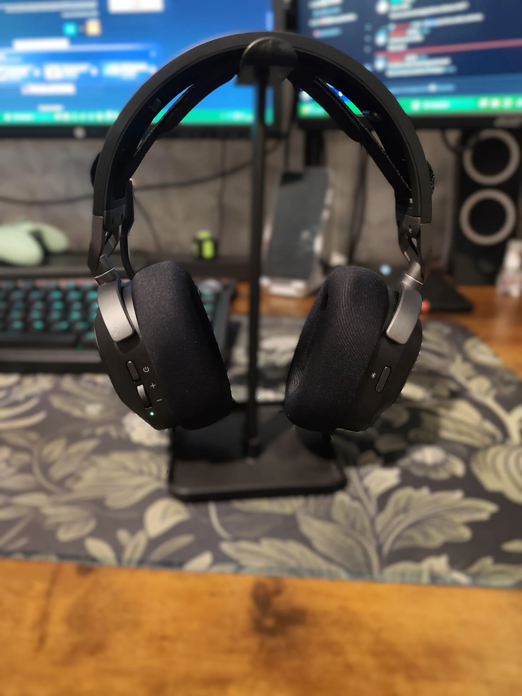 Test Corsair HS80 v2 MAX Wireless Test Corsair HS80 v2 MAX Wireless