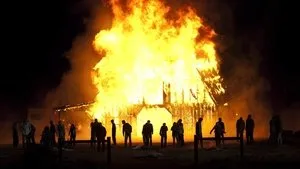 Près du feu mourant